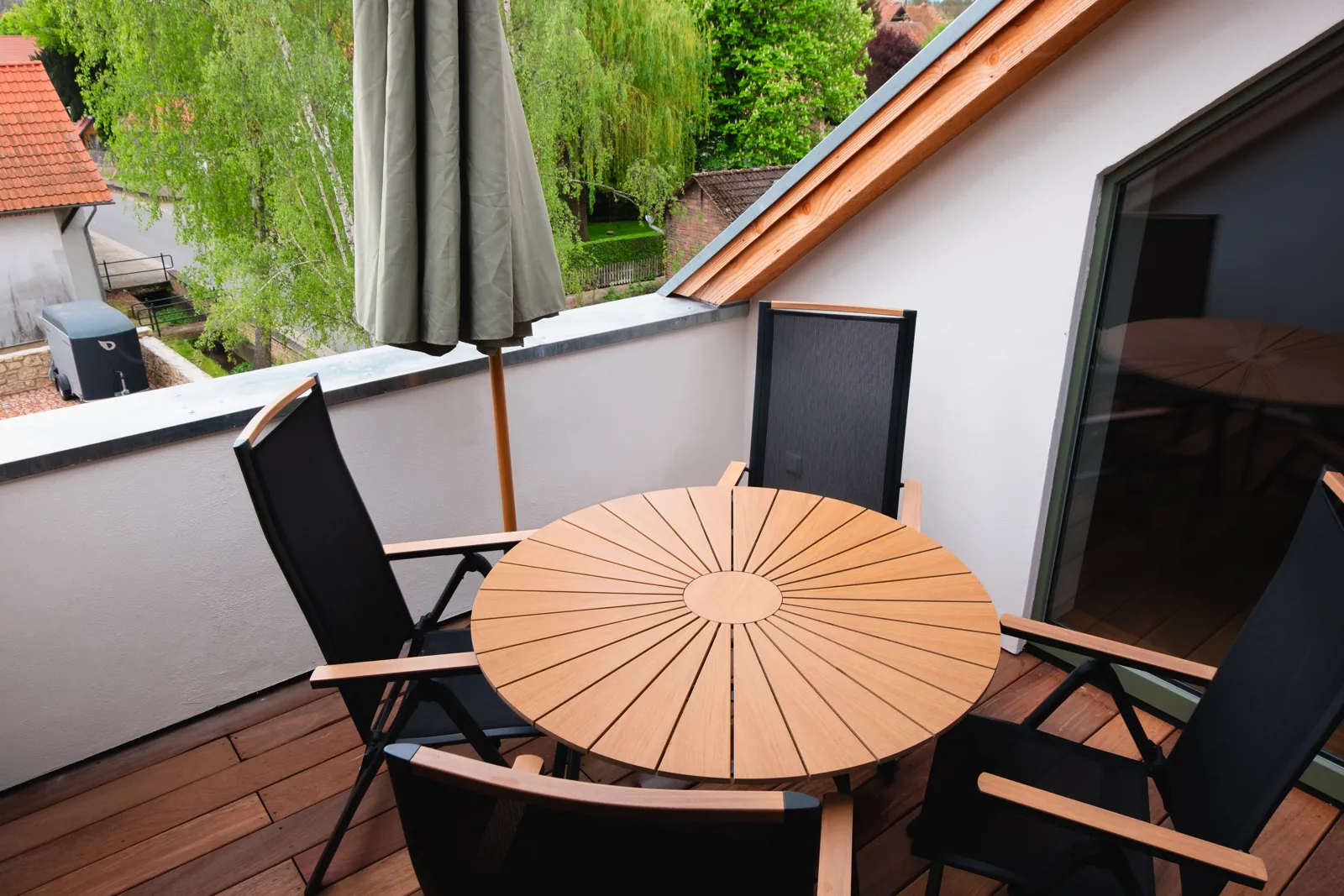 Apartment Berta — Balkon mit Blick ins Grüne